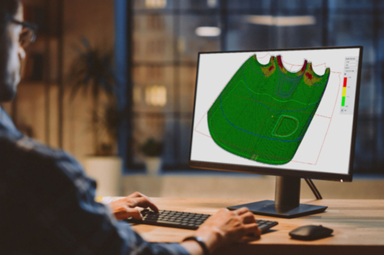 122 cad composite man working monitor | WebJET CMS